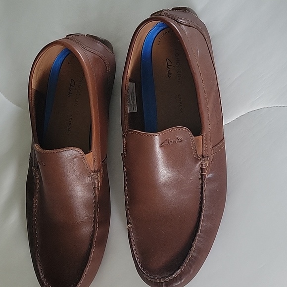CLARKS MARKMAN PLAIN LOAFERS  11 DARK TAN - Picture 2 of 12